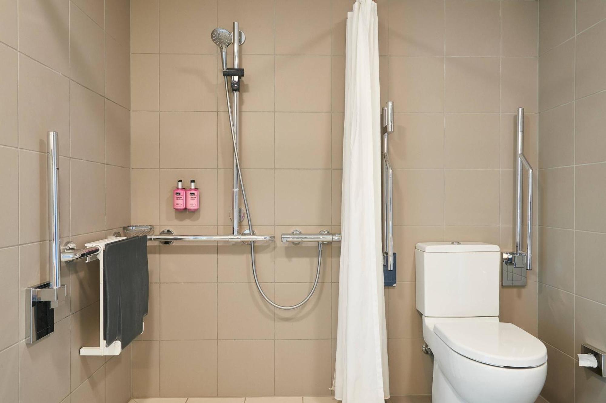 Moxy Milan Malpensa Airport Hotel Case Nuove  Bagian luar foto