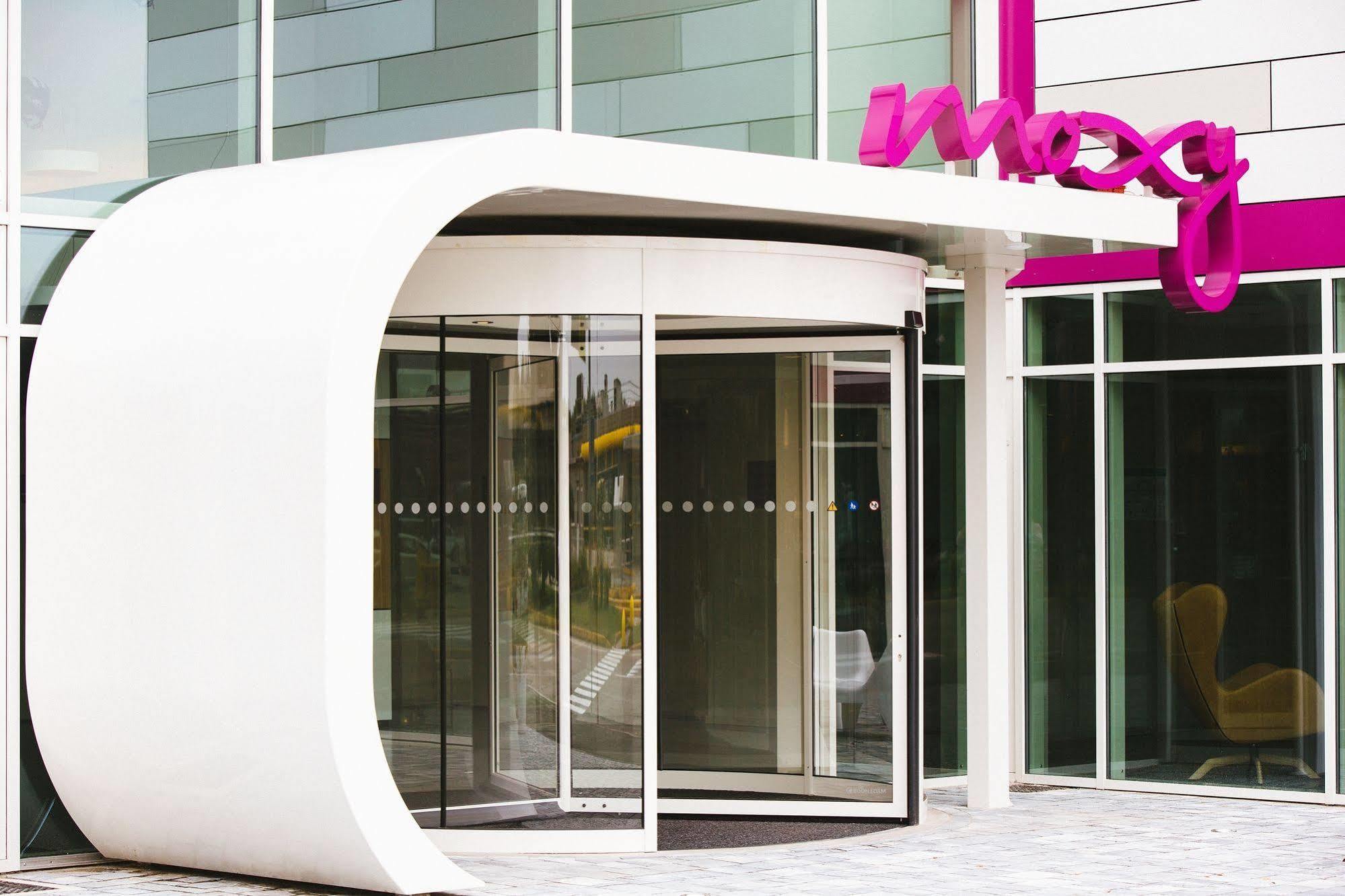 Moxy Milan Malpensa Airport Hotel Case Nuove  Bagian luar foto